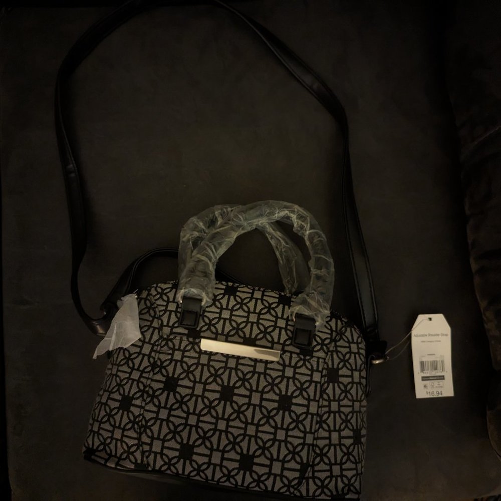 Time and Tru Adjustable Shoulder Strap Handbag
